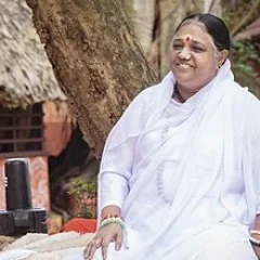 Mata Amritanandamayi height profile photo