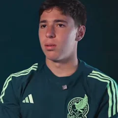 Mateo Chávez height profile photo