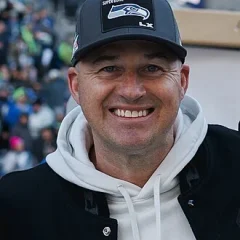 Matt Hasselbeck height profile photo