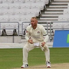 Matt Parkinson (cricketer) height profile photo