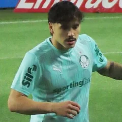 Maurício (footballer, born 2001) height profile photo
