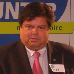 Mauril Bélanger height profile photo
