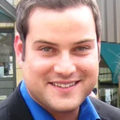 Max Adler (actor) height profile photo