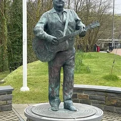 Max Boyce height profile photo