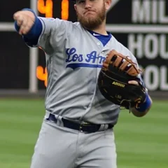 Max Muncy height profile photo