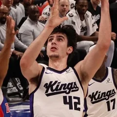 Maxime Raynaud height profile photo