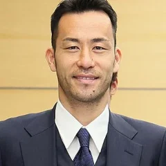 Maya Yoshida height profile photo