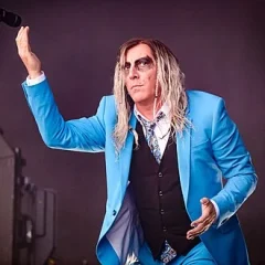 Maynard James Keenan height profile photo