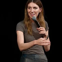 Melanie Bracewell height profile photo