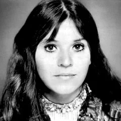 Melanie (singer) height profile photo