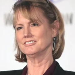 Melissa Rosenberg height profile photo