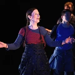 Meredith Monk height profile photo