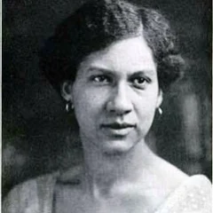 Meta Vaux Warrick Fuller height profile photo