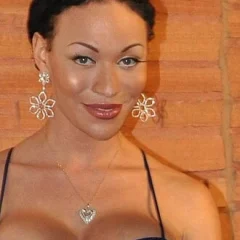 Mia Isabella height profile photo