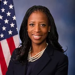 Mia Love height profile photo
