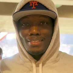 Michael Che height profile photo
