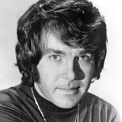 Michael Cole (actor) height profile photo