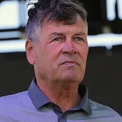 Michael Waltrip height profile photo