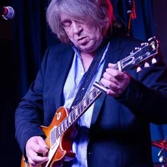 Mick Taylor height profile photo