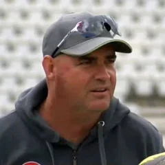 Mickey Arthur height profile photo