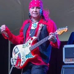 Micki Free height profile photo