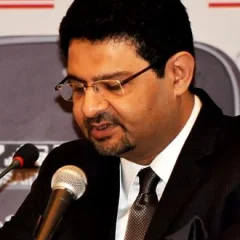 Miftah Ismail height profile photo