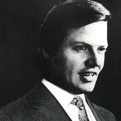 Miguel Kast height profile photo