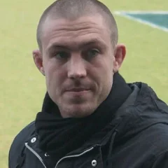 Mike Brown (rugby union) height profile photo