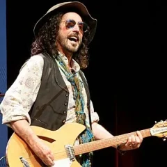 Mike Campbell (musician) height profile photo