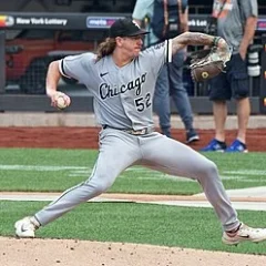 Mike Clevinger height profile photo