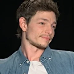 Mike Faist height profile photo