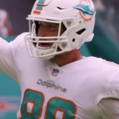 Mike Gesicki height profile photo