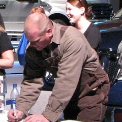 Mike Holmes height profile photo
