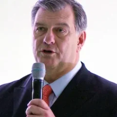 Mike Rawlings height profile photo