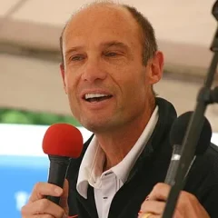 Mike Riley (gridiron football) height profile photo