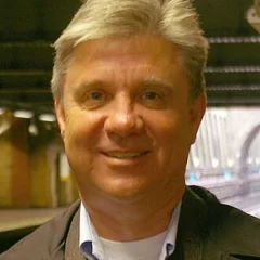 Mike Rinder height profile photo