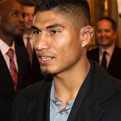 Mikey Garcia height profile photo