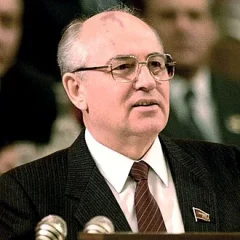 Mikhail Gorbachev height profile photo