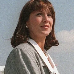 Mila Mulroney height profile photo