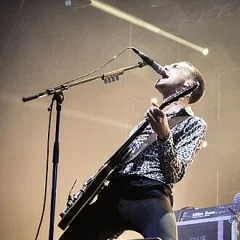 Miles Kane height profile photo