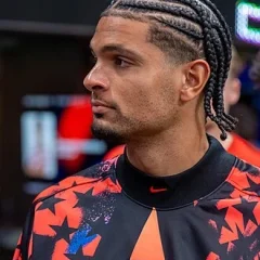 Miles Robinson (soccer) height profile photo