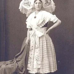 Mina Witkojc height profile photo
