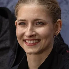 Minerva Fabienne Hase height profile photo