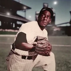 Minnie Miñoso height profile photo