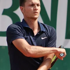 Miomir Kecmanović height profile photo
