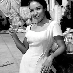 Míriam Colón height profile photo