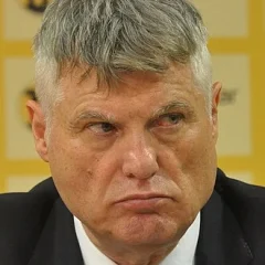 Miroslav Lazanski height profile photo