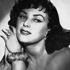 Miroslava Stern height profile photo