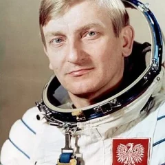 Mirosław Hermaszewski height profile photo