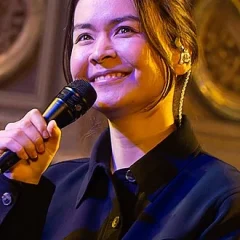 Mitski height profile photo